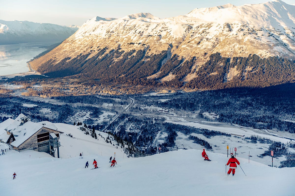 Santas Ski Free Day